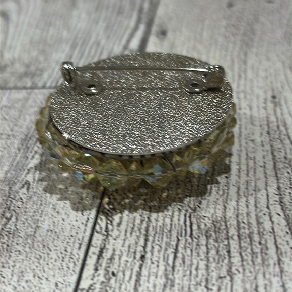 Vintage yellow glass sparkling beaded brooch - Picture 6 of 6